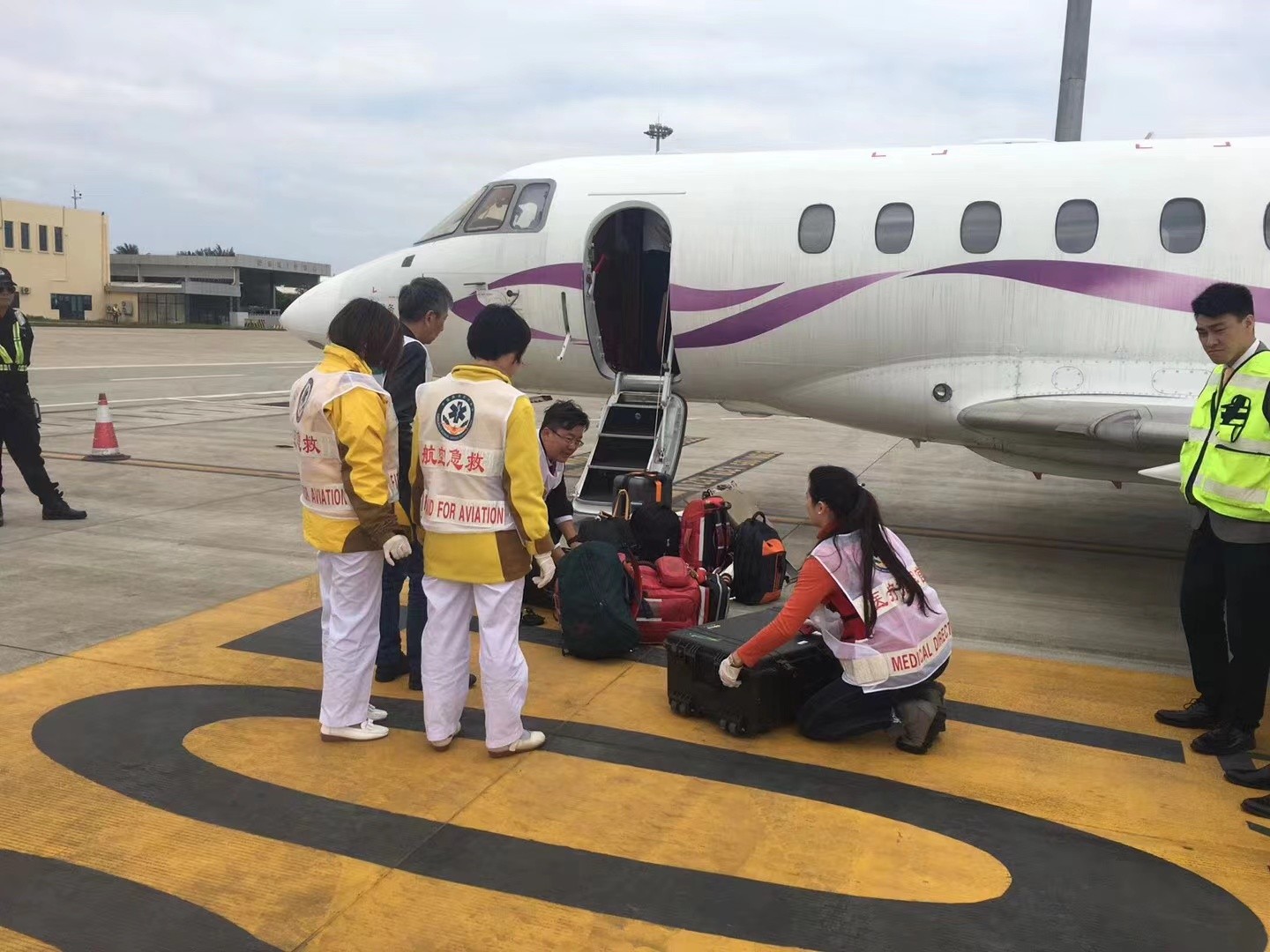 泰和县香港出入境救护车出租